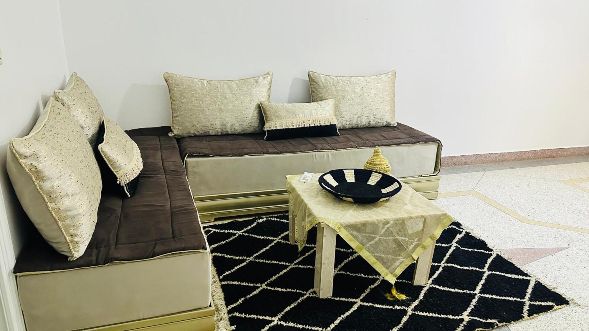 Karaz Homestay Grand Appartement Avec Rooftop Monte Arrouit Ngoại thất bức ảnh