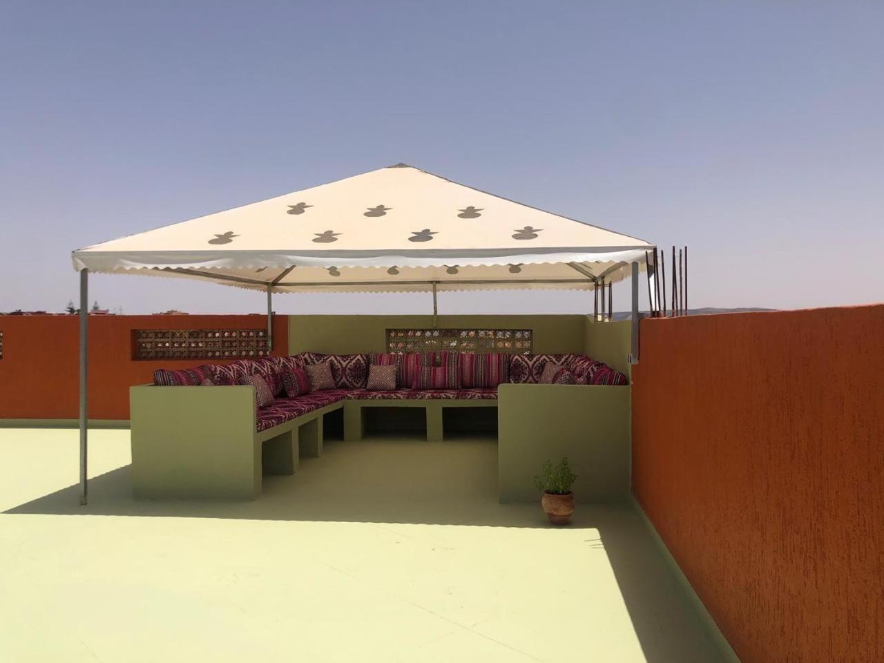 Karaz Homestay Grand Appartement Avec Rooftop Monte Arrouit Ngoại thất bức ảnh